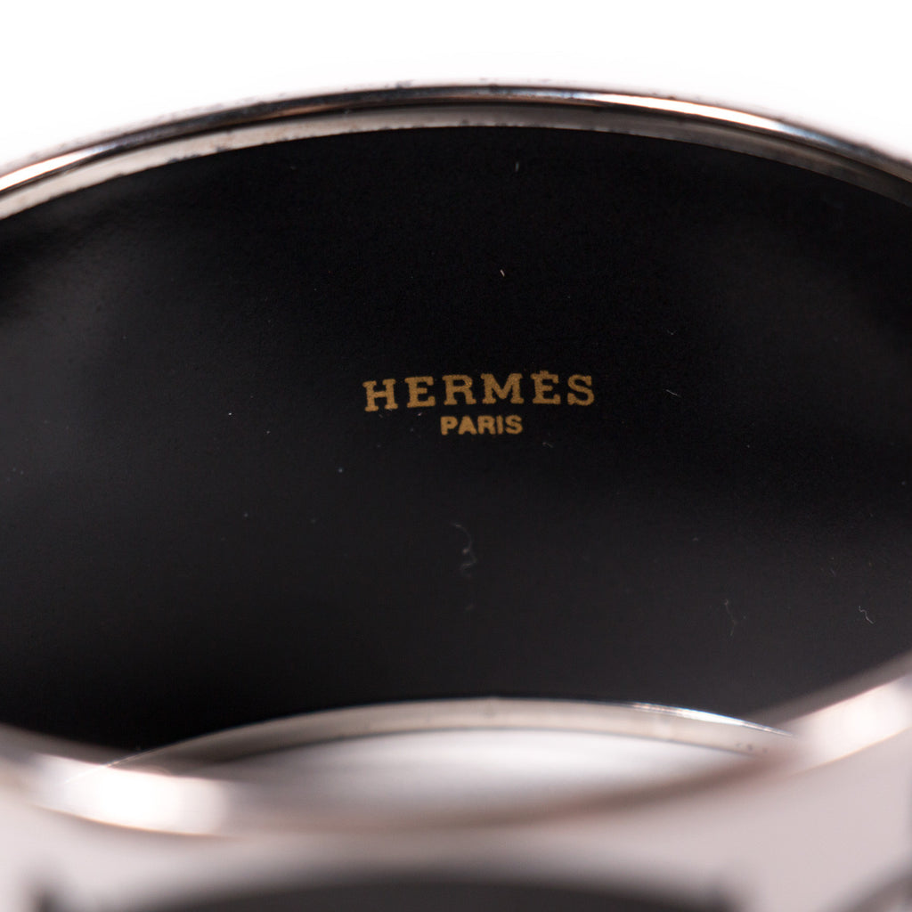 Hermes Extra Wide Printed Enamel Bracelet Accessories Hermès - Shop authentic new pre-owned designer brands online at Re-Vogue