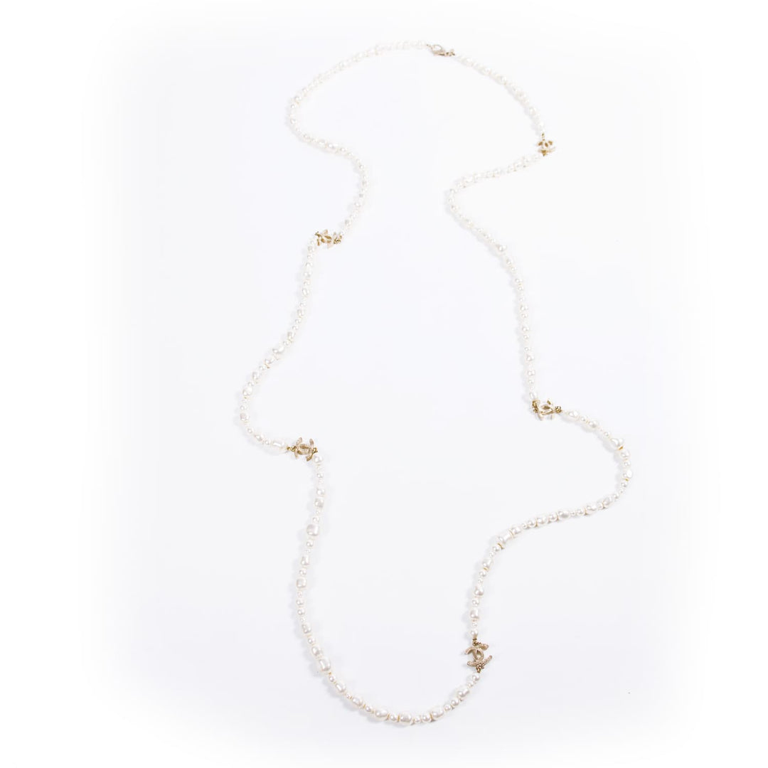 Chanel Pearl Graduated Long Necklace Accessories Chanel - Shop authentic new pre-owned designer brands online at Re-Vogue