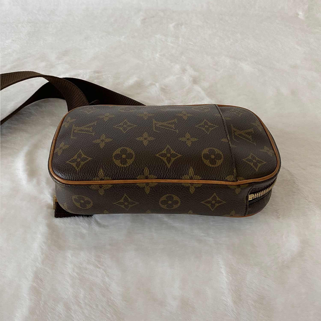 Louis Vuitton Monogram Pochette Gange