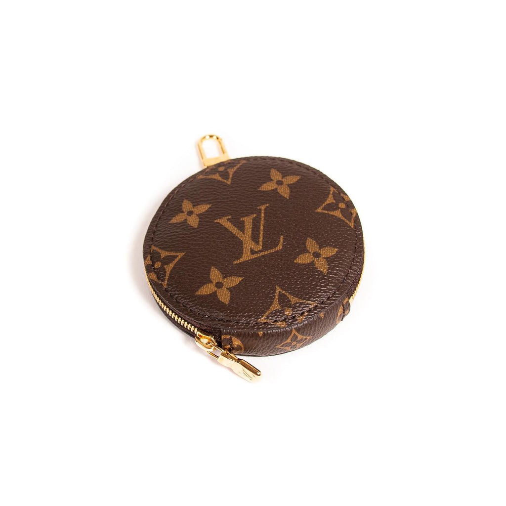 Louis Vuitton Multi Pochette Accessoires Bags Louis Vuitton - Shop authentic new pre-owned designer brands online at Re-Vogue