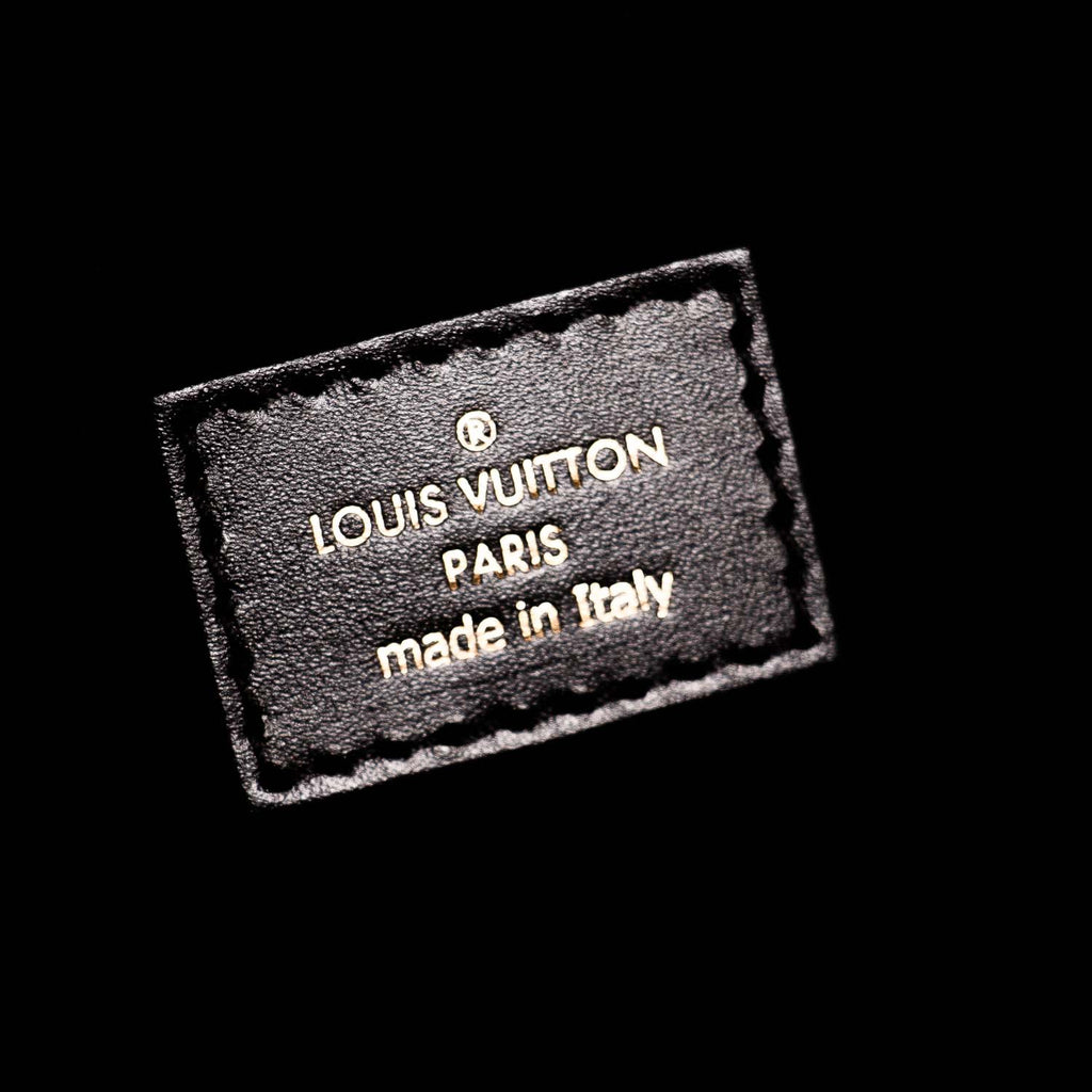 Louis Vuitton Monogram Reverse Vanity PM Bags Louis Vuitton - Shop authentic new pre-owned designer brands online at Re-Vogue