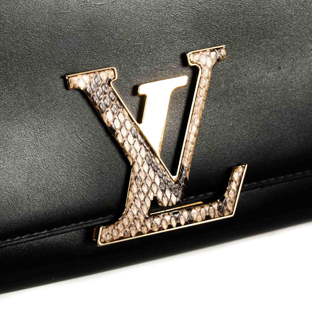 Louis Vuitton Chain Louise MM Bags Louis Vuitton - Shop authentic new pre-owned designer brands online at Re-Vogue