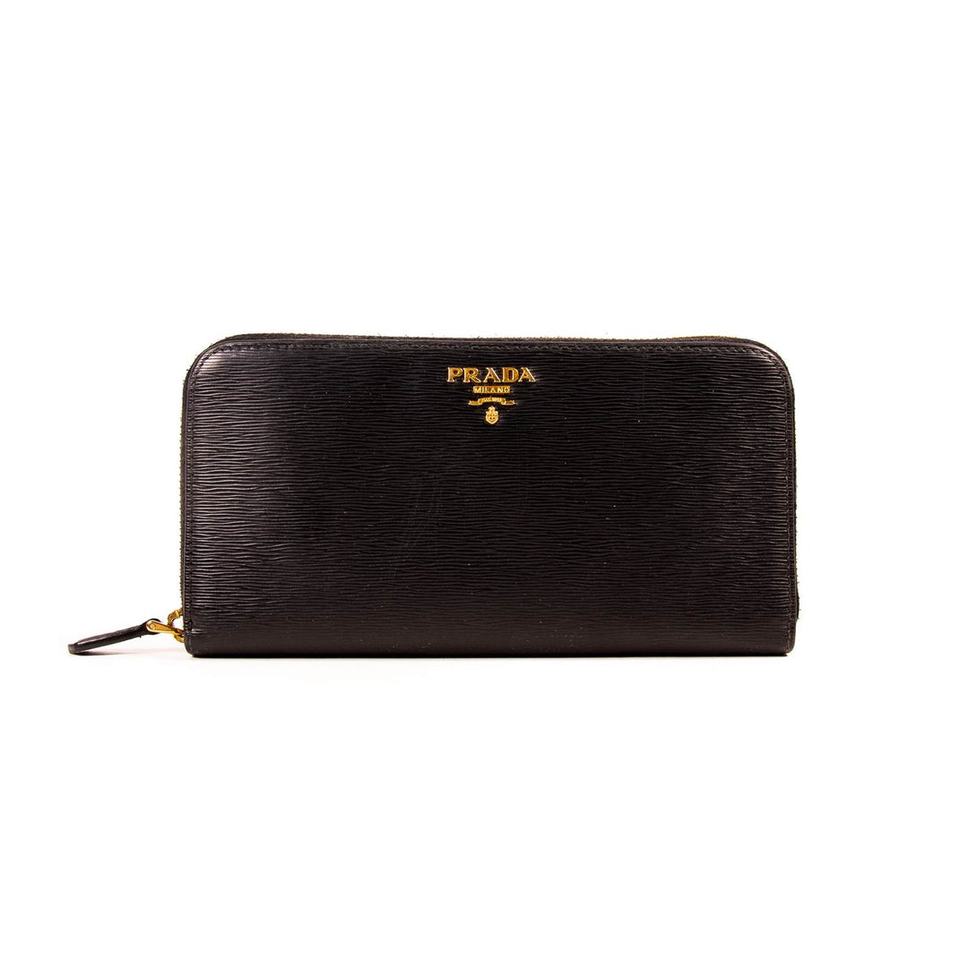 Prada Saffiano Continental Wallet Accessories Prada - Shop authentic new pre-owned designer brands online at Re-Vogue