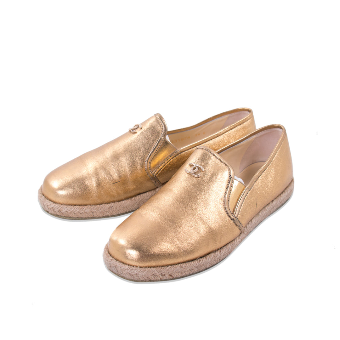 Chanel Gold Metallic Leather Espadrilles Flats Shoes Chanel - Shop authentic new pre-owned designer brands online at Re-Vogue