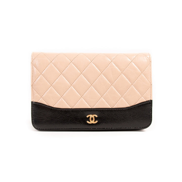 Chanel Bi-Color Wallet on Chain Bags Chanel - Shop authentic new pre-owned designer brands online at Re-Vogue