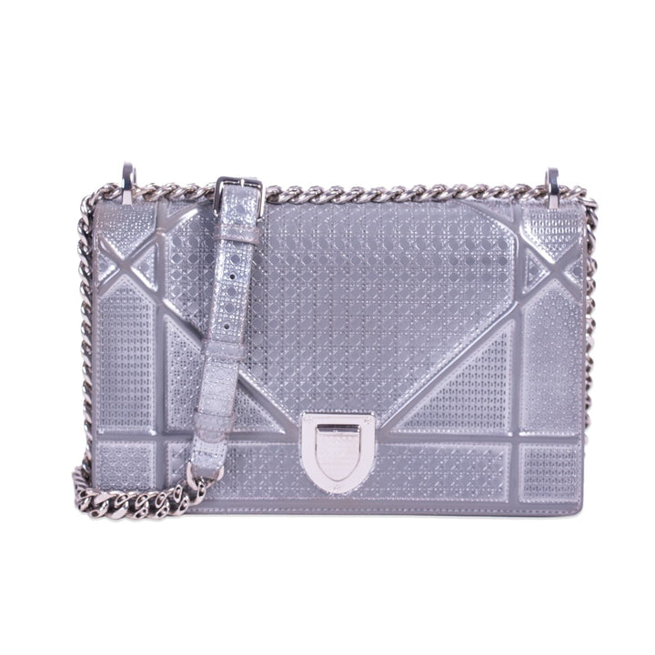 Christian Dior Diorama Medium Shoulder Bag Bags Dior - Shop authentic new pre-owned designer brands online at Re-Vogue