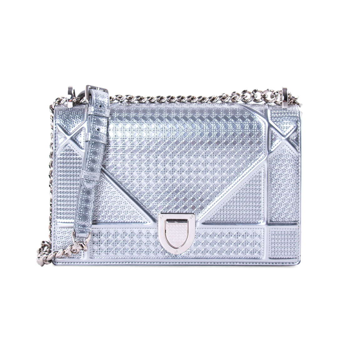 Christian Dior Diorama Medium Shoulder Bag Bags Dior - Shop authentic new pre-owned designer brands online at Re-Vogue