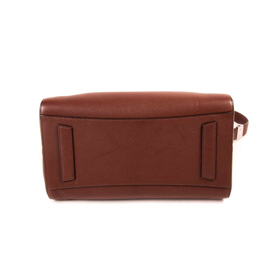 Givenchy Medium Antigona Stachel Bag Bags Givenchy - Shop authentic new pre-owned designer brands online at Re-Vogue