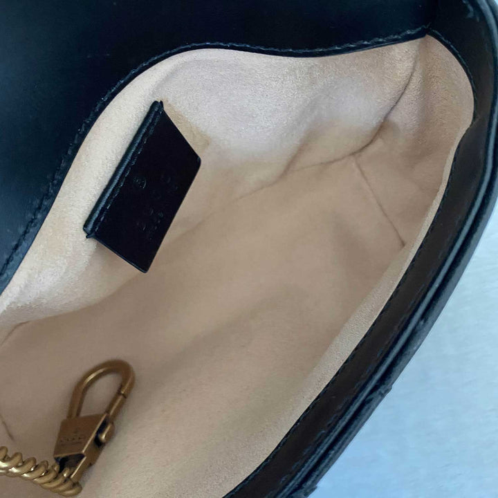 Gucci GG Marmont Matelassé Super Mini Bag