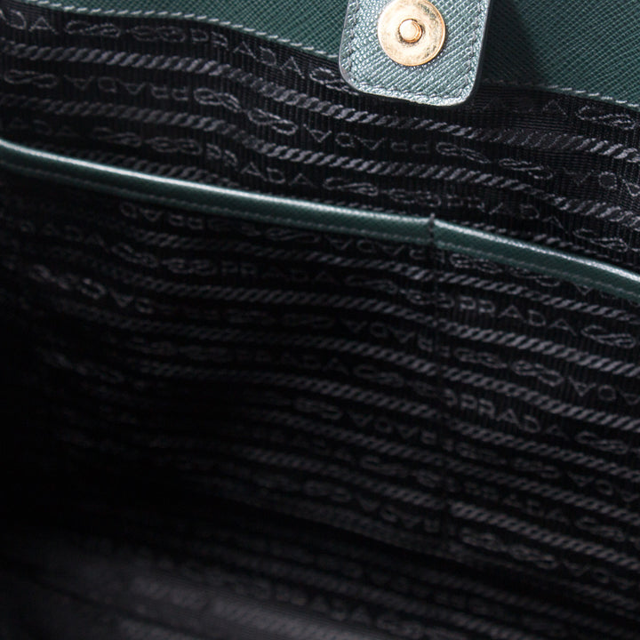Prada Saffiano Lux Large Tote Bags Prada - Shop authentic new pre-owned designer brands online at Re-Vogue