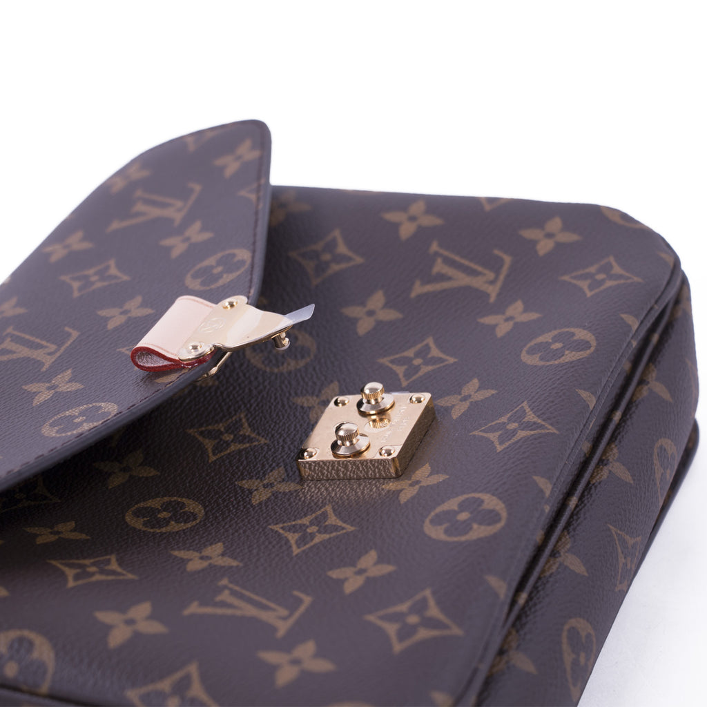 Louis Vuitton Monogram Pochette Metis Bags Louis Vuitton - Shop authentic new pre-owned designer brands online at Re-Vogue