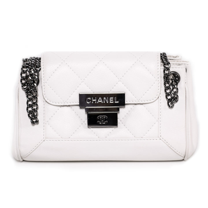 Chanel Caviar Accordion Flap Bag Bags Chanel - Shop authentic new pre-owned designer brands online at Re-Vogue