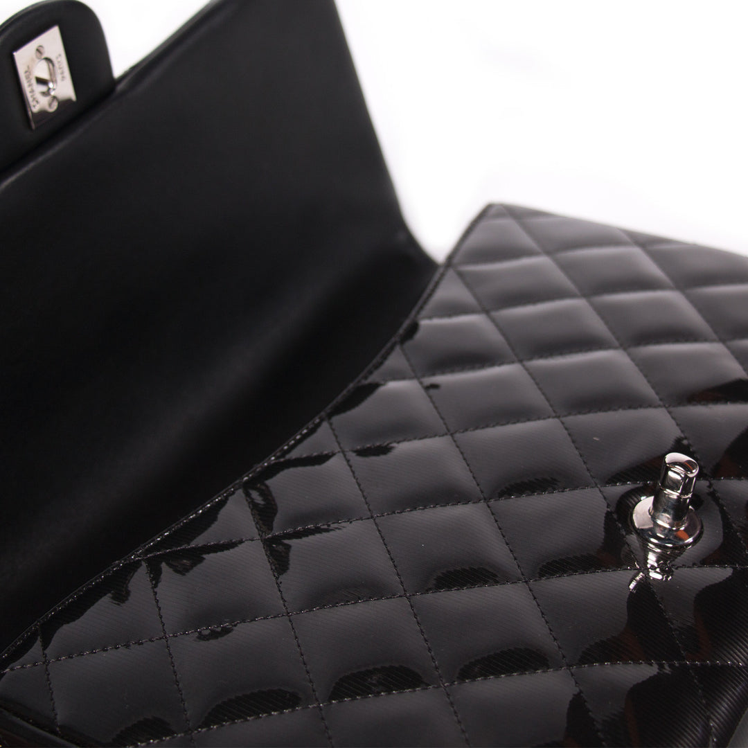 Chanel Classic Clutch With Chain Bags Chanel - Shop authentic new pre-owned designer brands online at Re-Vogue