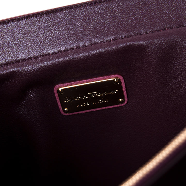 Salvatore Ferragamo Leather Mya Crossbody Bag Bags Salvatore Ferragamo - Shop authentic new pre-owned designer brands online at Re-Vogue